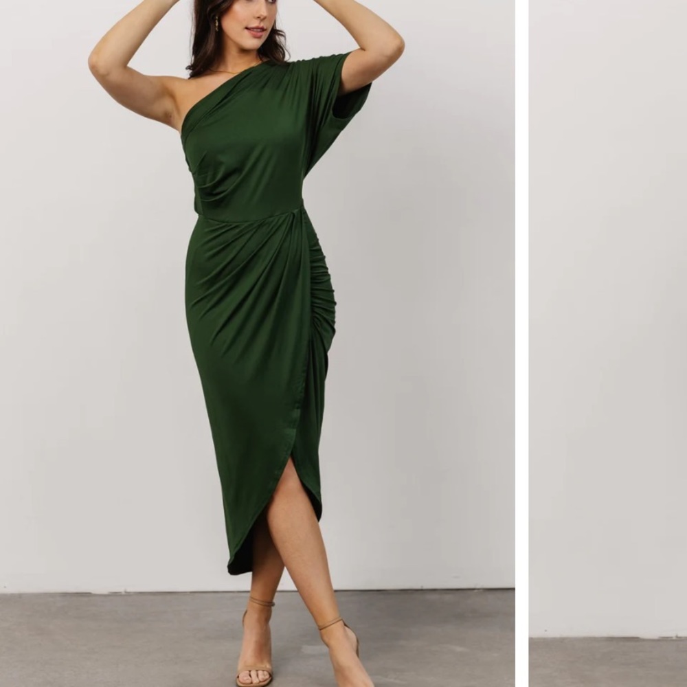 Beautiful one shoulder emerald dress